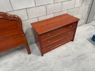 Sinfonier de madera marrón