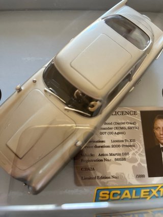 Scalextric Aston Martin DB5 Casino Royale 007