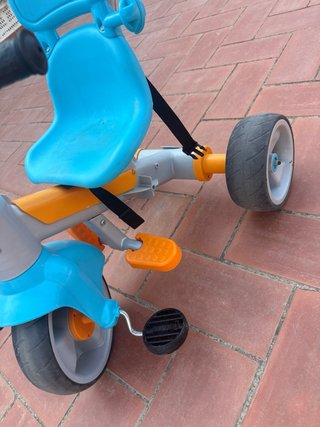 Triciclo infantil azul y gris