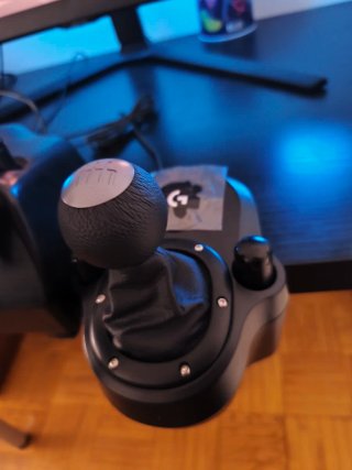 Volante Logitech G920 y palanca de cambios Logitec