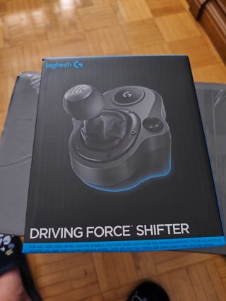 Volante Logitech G920 y palanca de cambios Logitec