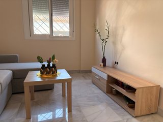 Mueble TV madera y blanco