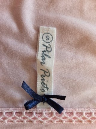 Blusa rosa claro con pedrería