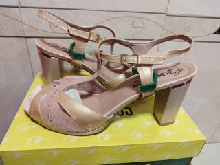 Sandalias tacón beige y rosa