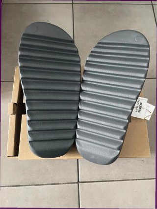 Chanclas Adidas Yeezy Slide Gris Talla 37