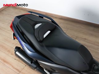 YAMAHA X-MAX 300