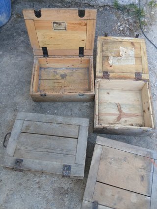 Cajas de madera antiguas de municion