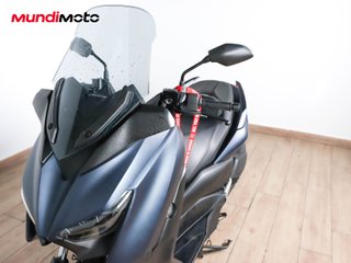 YAMAHA X-MAX 300