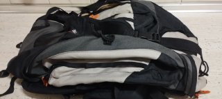 Mochila Montaña Quechua 45L Negra/Beige/Verde