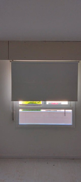 Estor enrollable blanco 1.46 ancho x 1.7 altura