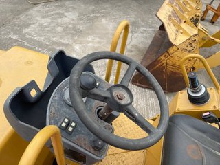 Rodillo compactador CATERPILLAR CB214E