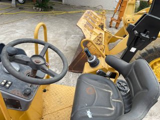 Rodillo compactador CATERPILLAR CB214E