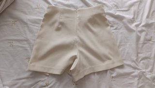 Falda pantalón Stradivarius beige