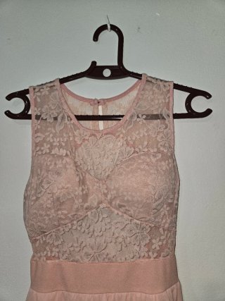 Vestido rosa de encaje