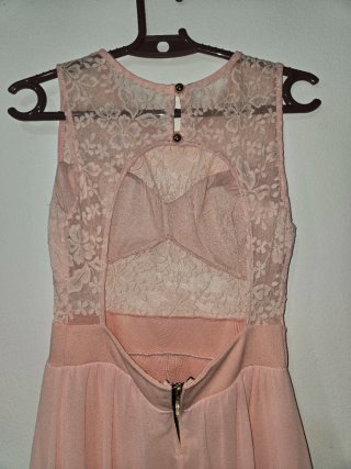 Vestido rosa de encaje