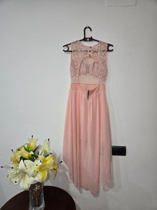 Vestido rosa de encaje