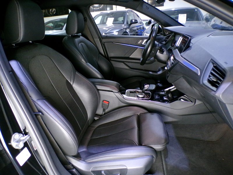 BMW Serie 1 2023, foto 18