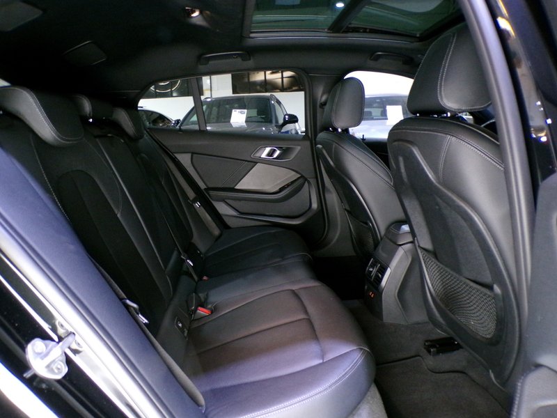 BMW Serie 1 2023, foto 15