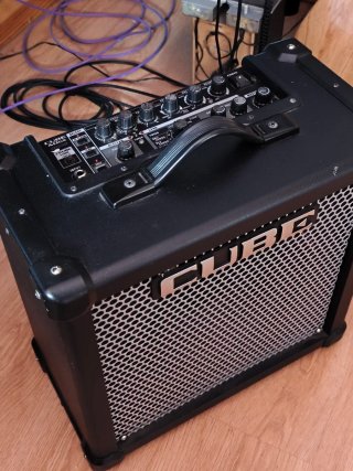 Amplificador Roland Cube 40 GX
