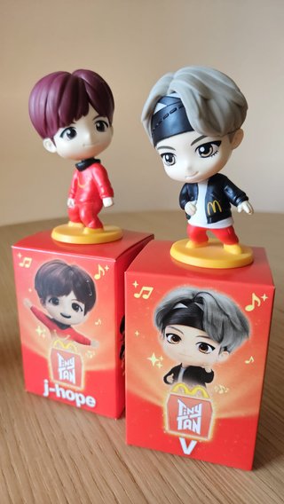 TinyTAN McDonalds V y J-Hope Figuras