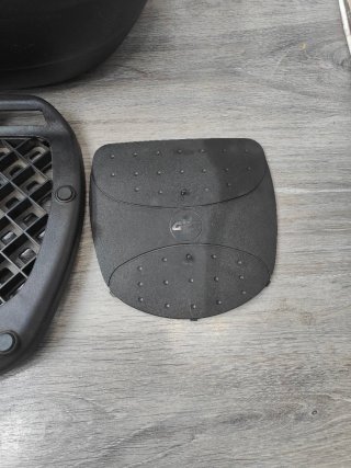 Baúl Givi Negro con Soporte