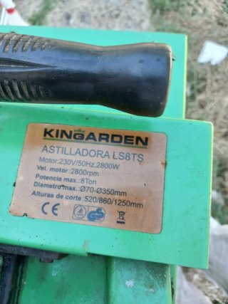 Astilladora de leña eléctrica verde