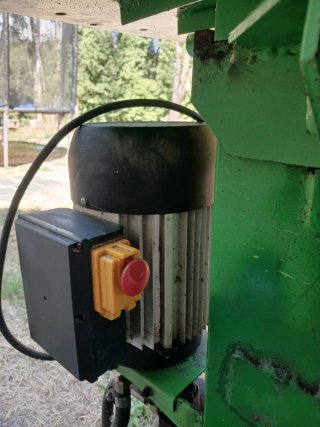 Astilladora de leña eléctrica verde