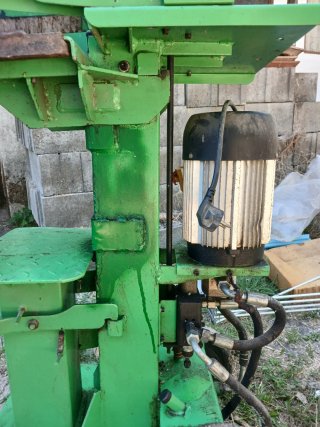 Astilladora de leña eléctrica verde