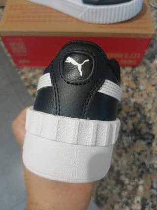 Zapatillas Puma Carina Negras y Blancas