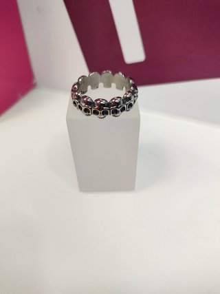 Anillo acero plateado linea de calaveras T27
