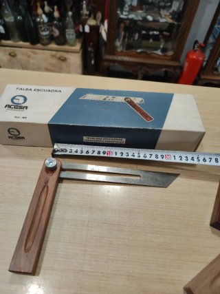 Falsa escuadra antigua madera y metal