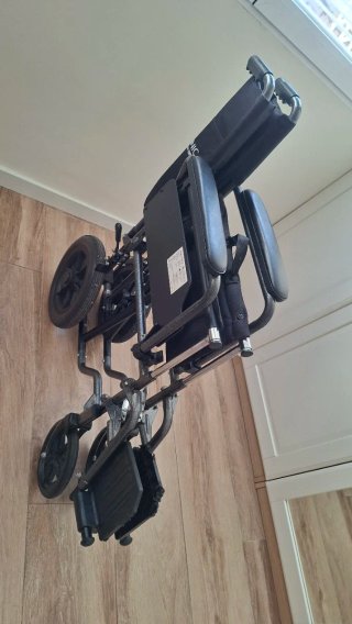 Silla de ruedas plegable ruedas pequeñas