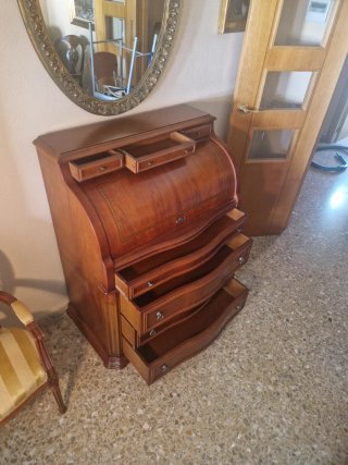 Escritorio clásico de madera + Butaca clásica
