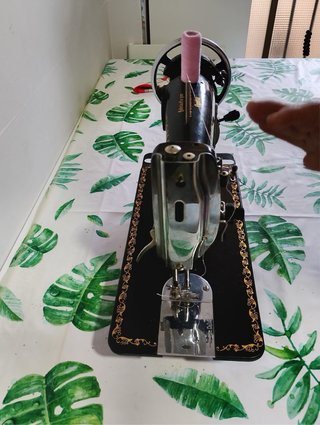 Máquina de coser Sigma negra