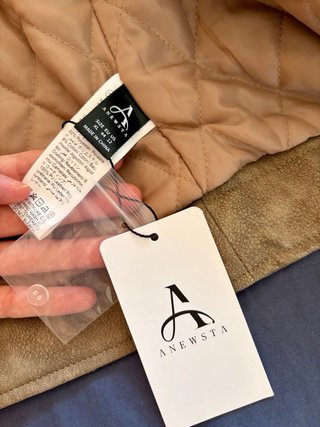 Chaqueta Anewsta con cuello de pelo