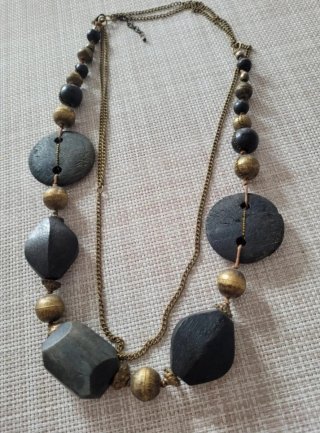 Collar Cortefiel madera y metal