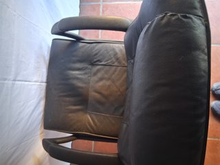 Sillón de oficina negro