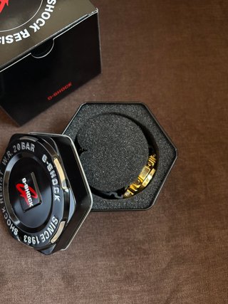 Reloj Deportivo Dorado Muy Resistente