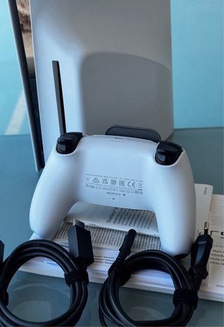 Consola Ps5 Slim con Lector + Mando + Caja
