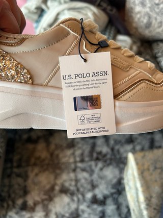 Zapatillas U.S. Polo Assn. Beige y Dorado