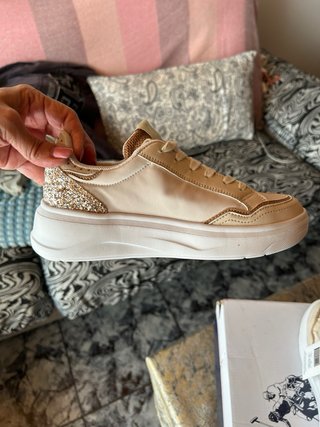 Zapatillas U.S. Polo Assn. Beige y Dorado