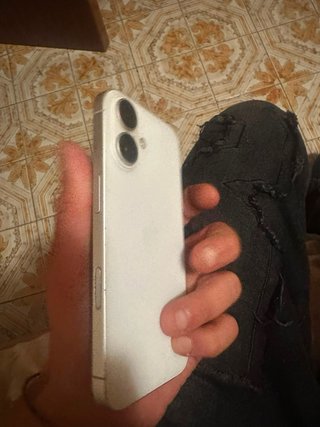 iPhone 16 256GB