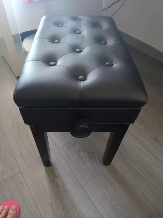Taburete de piano negro