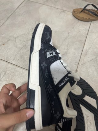 Zapatos Louis Vuitton Negros y Blancos