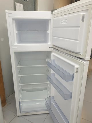 Nevera Indesit 1.43m x 54cm