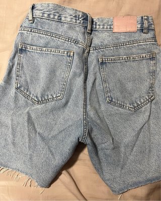 Bermuda Vaquera Cruzada Asimétrica Pull&Bear Talla