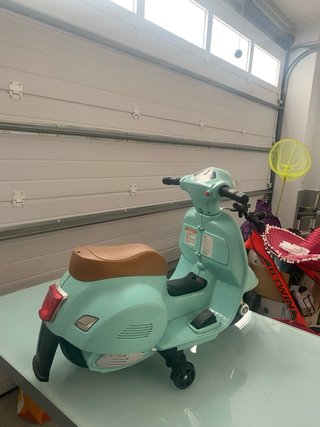 Vespa Eléctrica Infantil Scooter