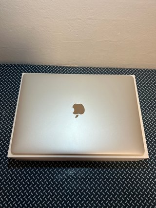 MacBook Air 13” 2019 i5 8GB 128GB SSD