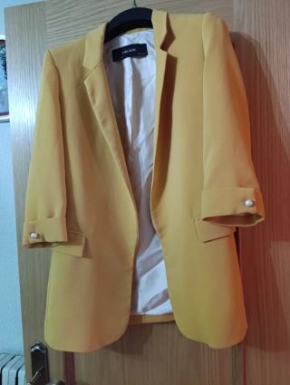 Americana Zara amarilla mujer