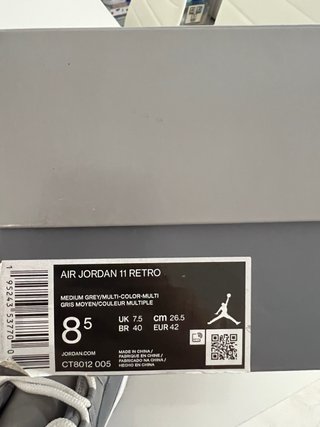 Zapatillas Air Jordan Gris y Blanco